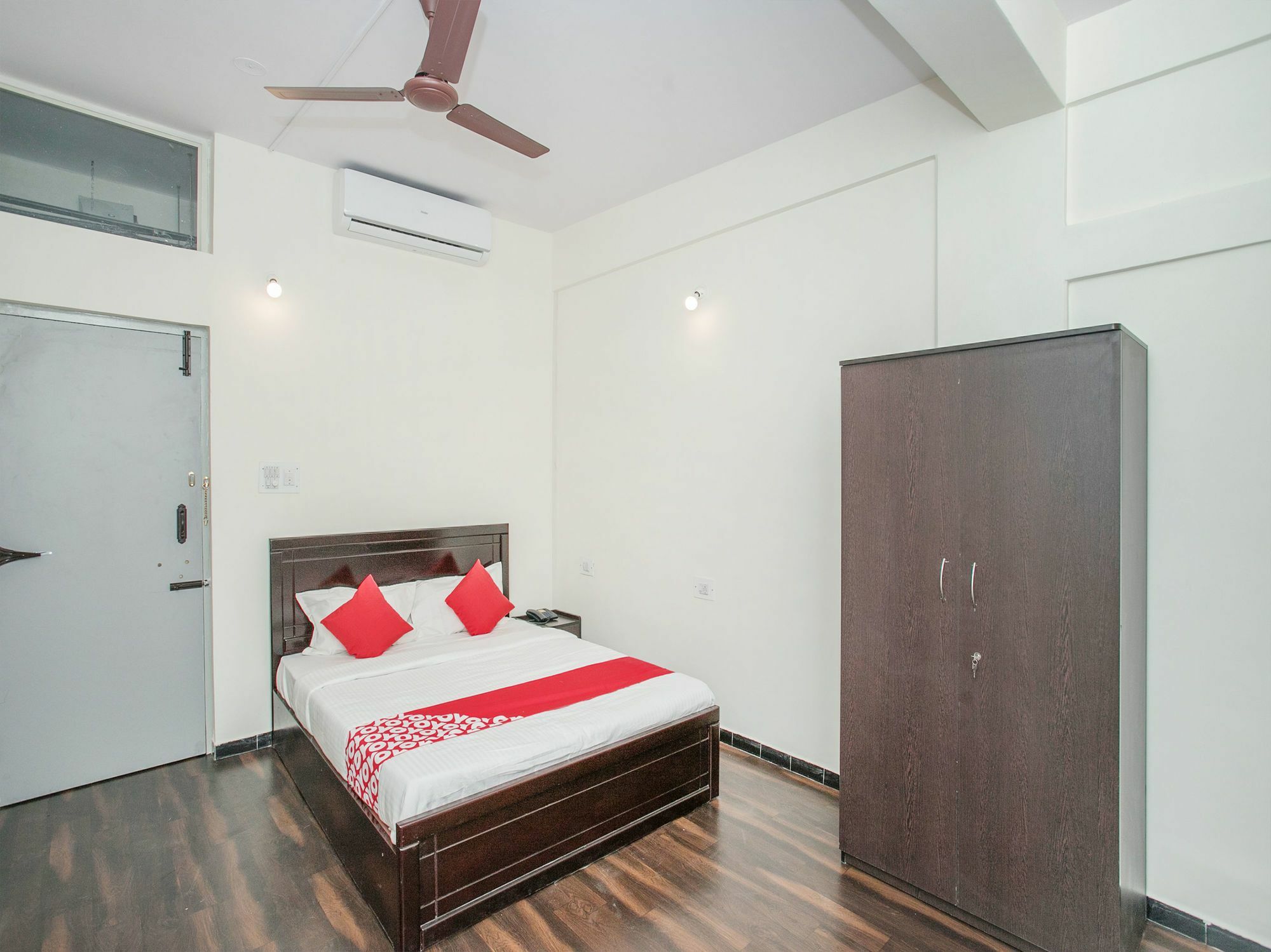 Oyo 14430 Sunshine Grand Hotel Bangalore Eksteriør billede