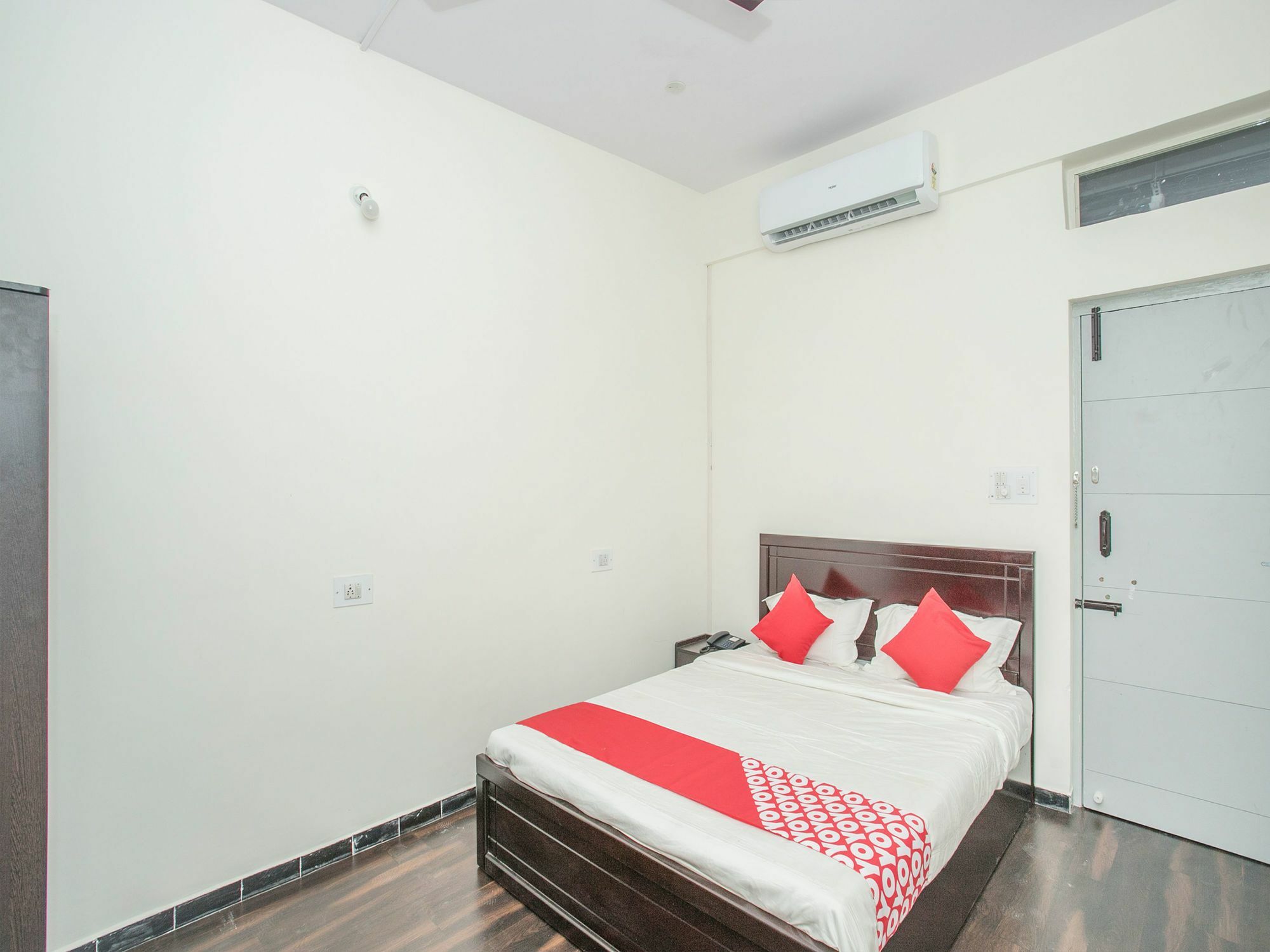Oyo 14430 Sunshine Grand Hotel Bangalore Eksteriør billede
