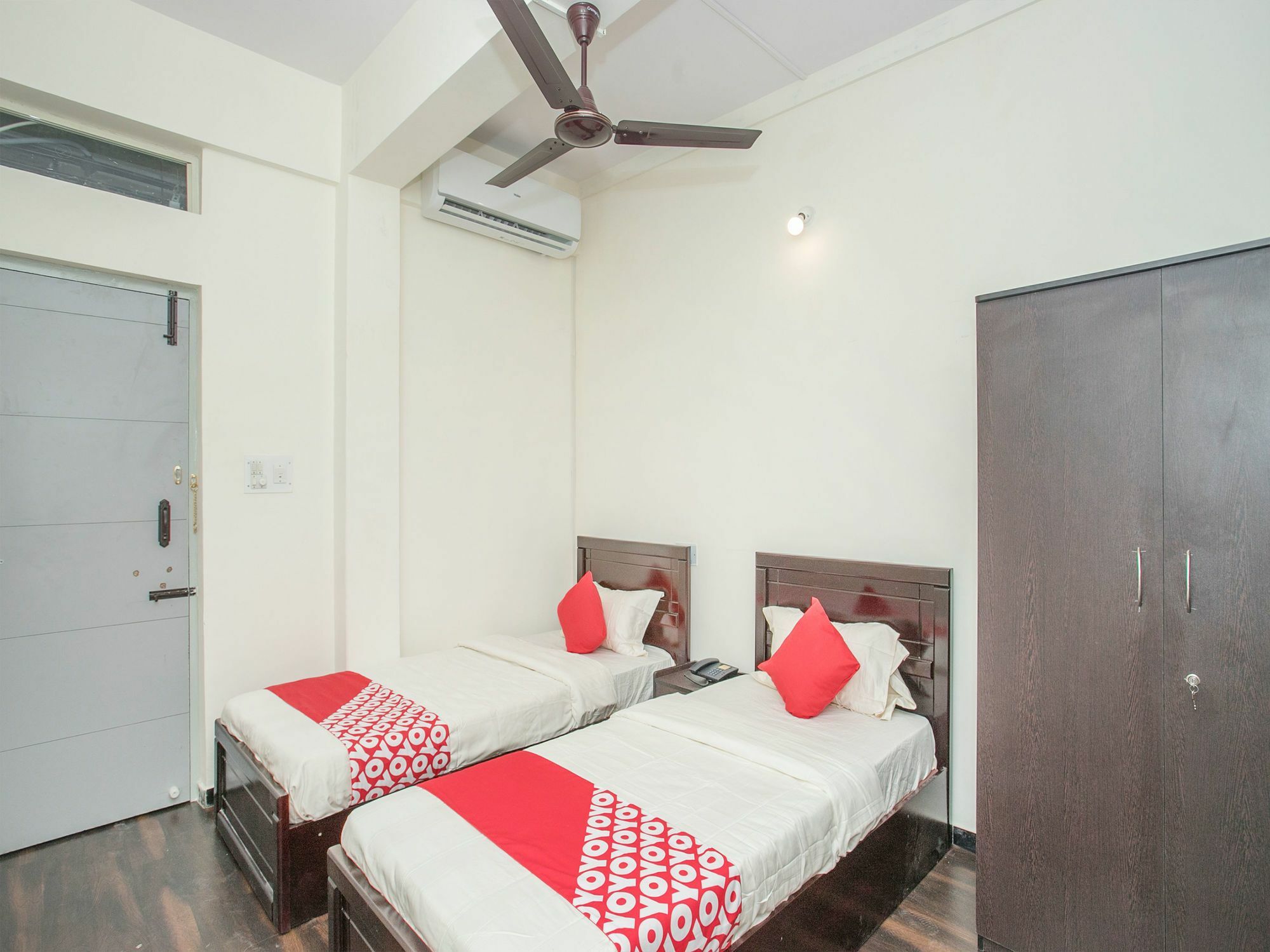 Oyo 14430 Sunshine Grand Hotel Bangalore Eksteriør billede